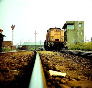 File:Fotothek df n-34 0000039 Facharbeiter f&uuml;r Eisenbahntransporttechnik.jpg